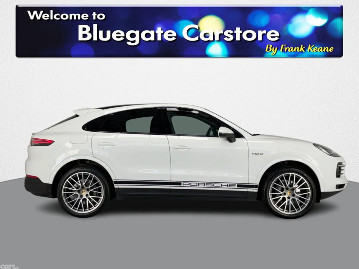 Porsche Cayenne MPV, Petrol Plug-in Hybrid, 2023, White