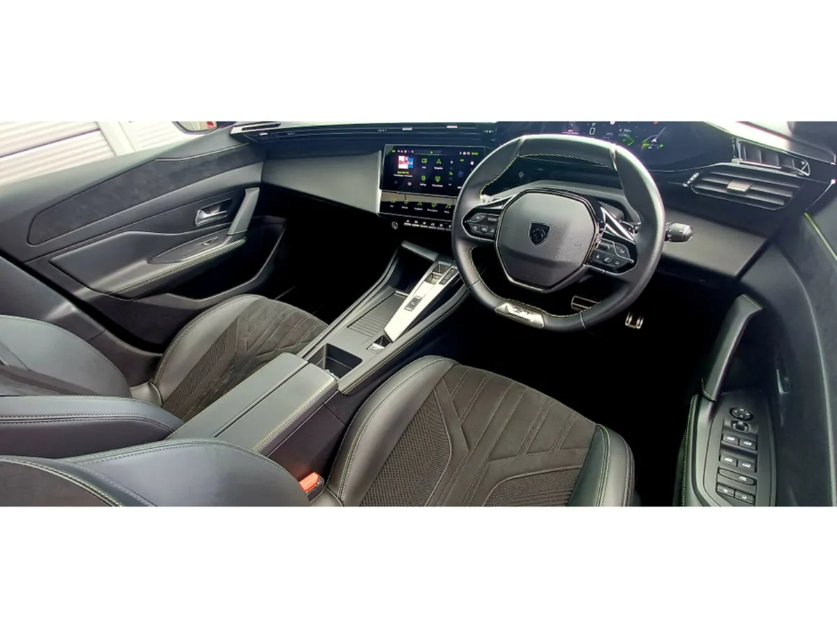 Peugeot 308 Hatchback, Diesel, 2023, Red
