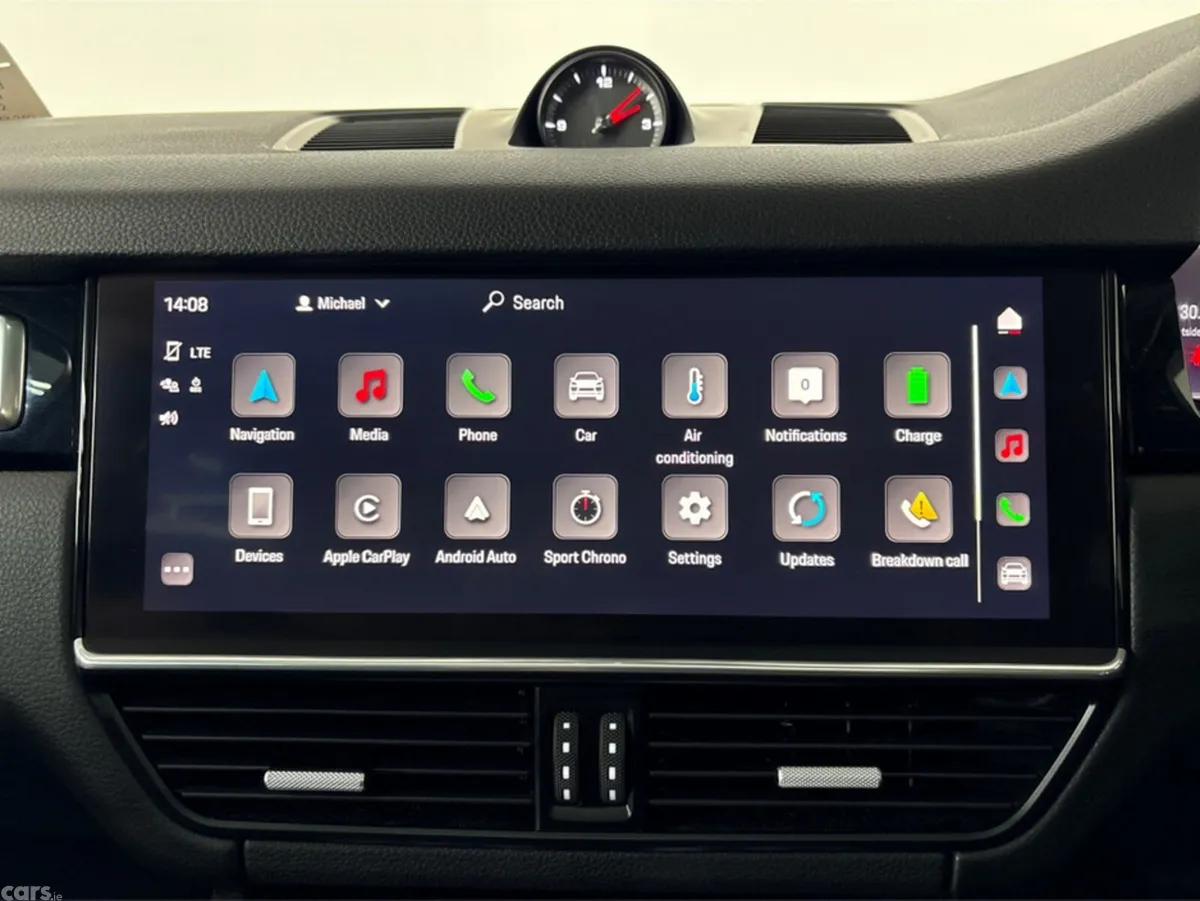 Porsche Cayenne MPV, Petrol Plug-in Hybrid, 2023, White