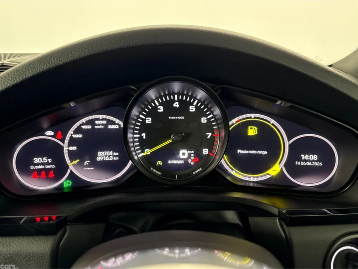 Porsche Cayenne MPV, Petrol Plug-in Hybrid, 2023, White
