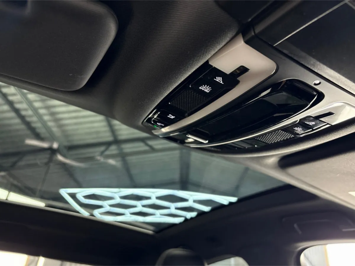 Porsche Cayenne MPV, Petrol Plug-in Hybrid, 2023, White