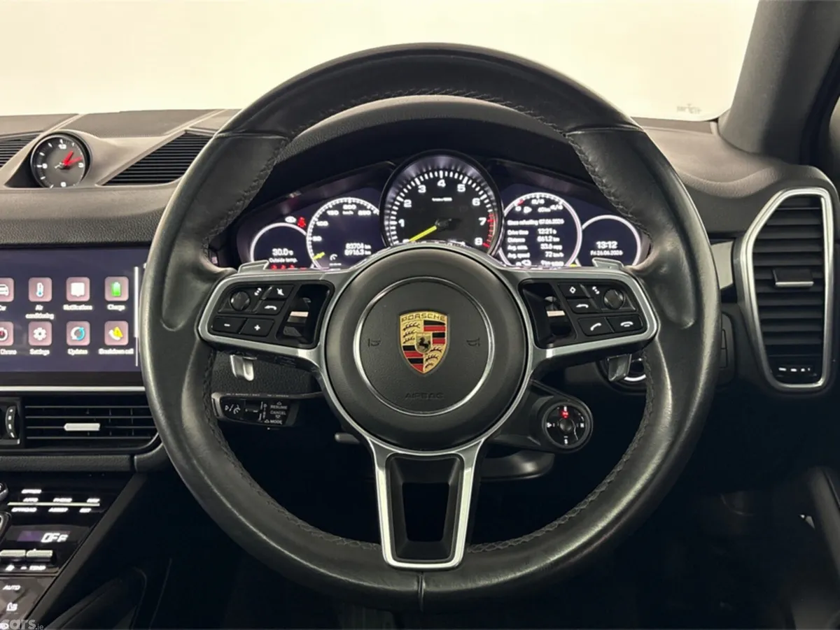 Porsche Cayenne MPV, Petrol Plug-in Hybrid, 2023, White