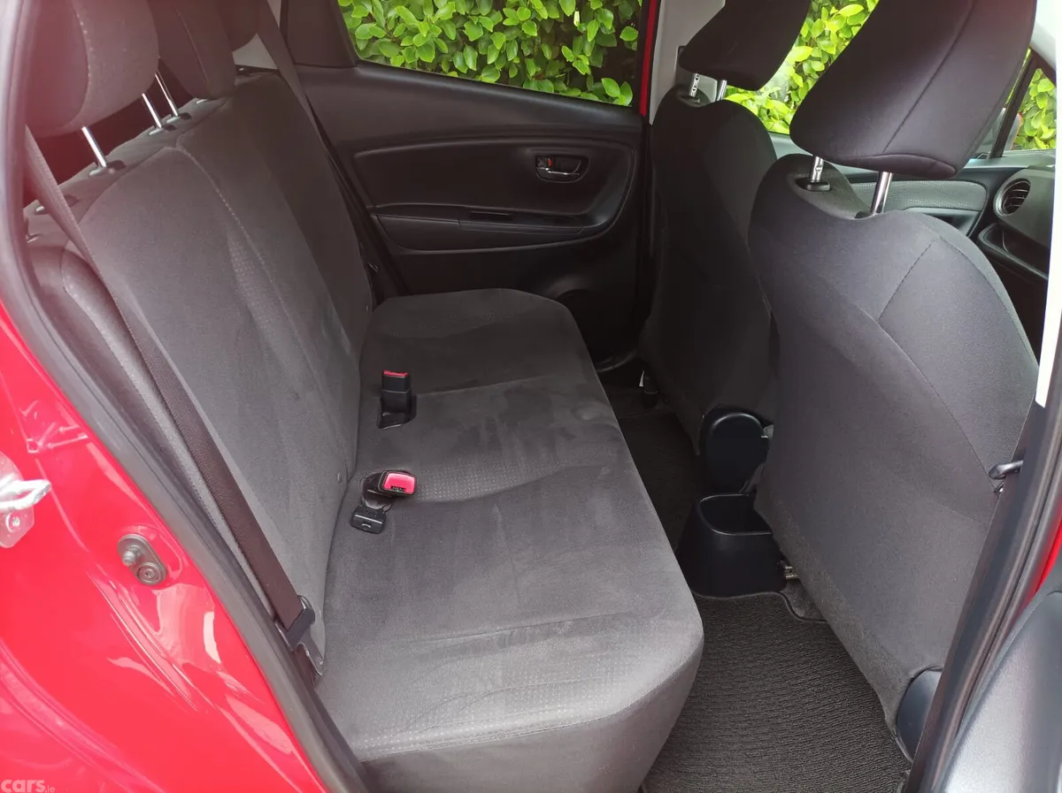 Toyota Yaris Hatchback, Petrol, 2015, Red
