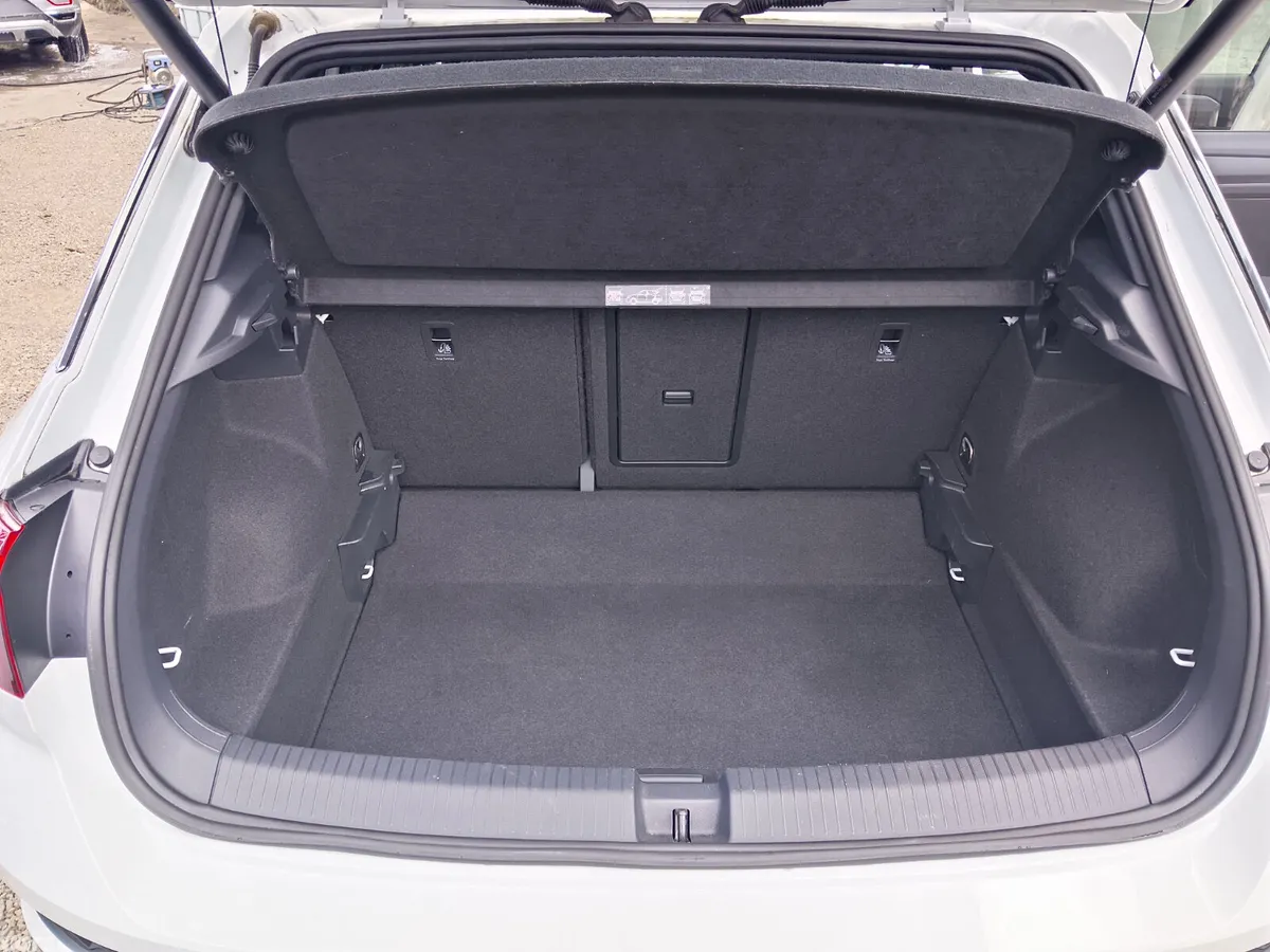 Volkswagen T-Roc SUV, Diesel, 2021, White