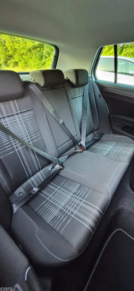 Volkswagen Golf Hatchback, Petrol, 2015, Silver