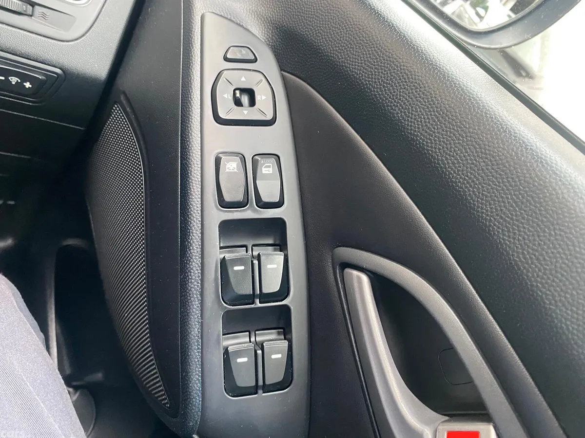 Hyundai ix35 SUV, Diesel, 2013, White