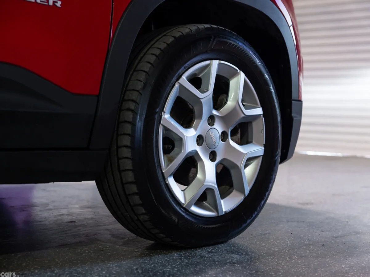 Jeep Avenger MPV, Electric, 2025, Red