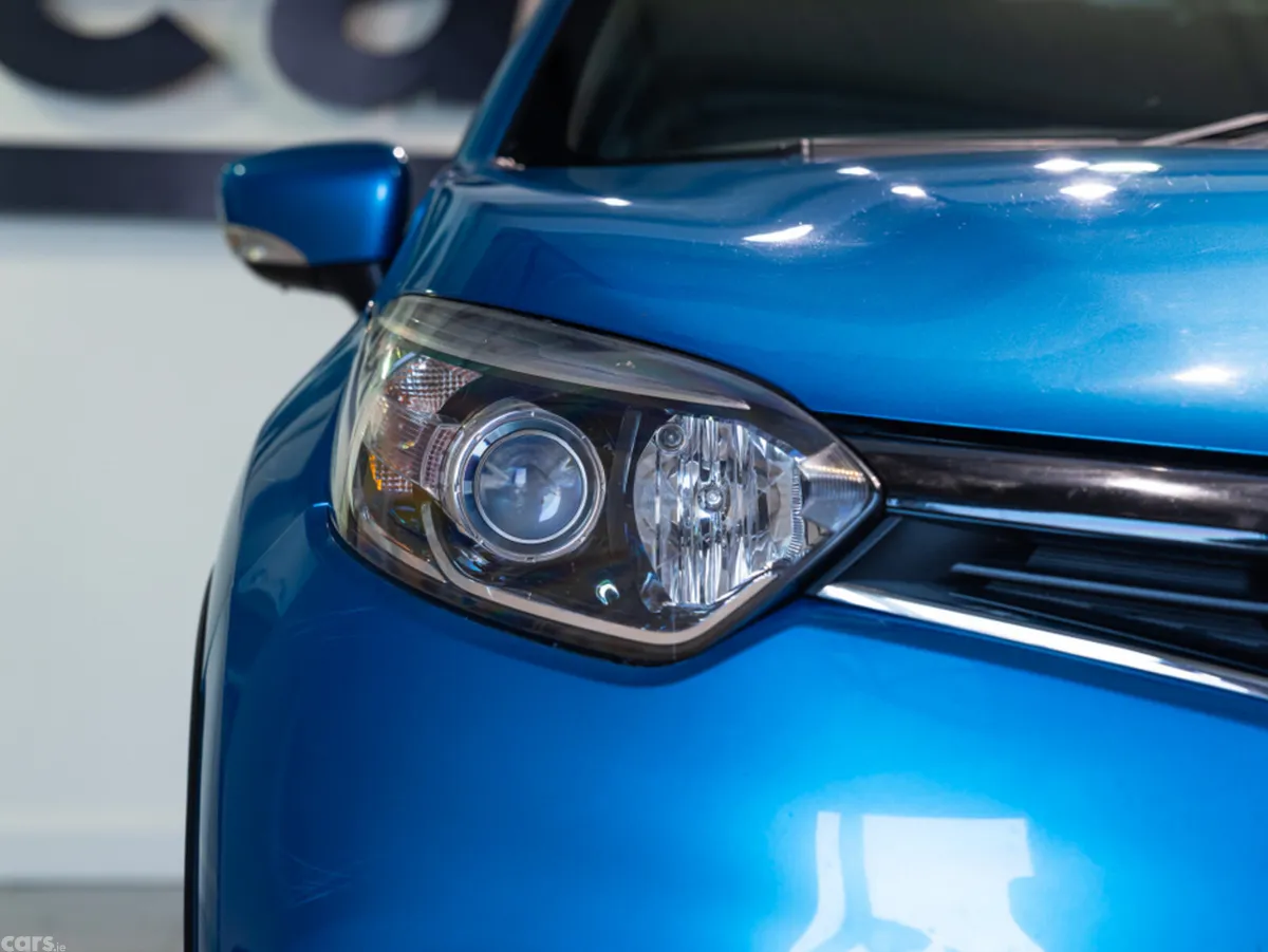 Renault Captur Hatchback, Petrol, 2014, Blue