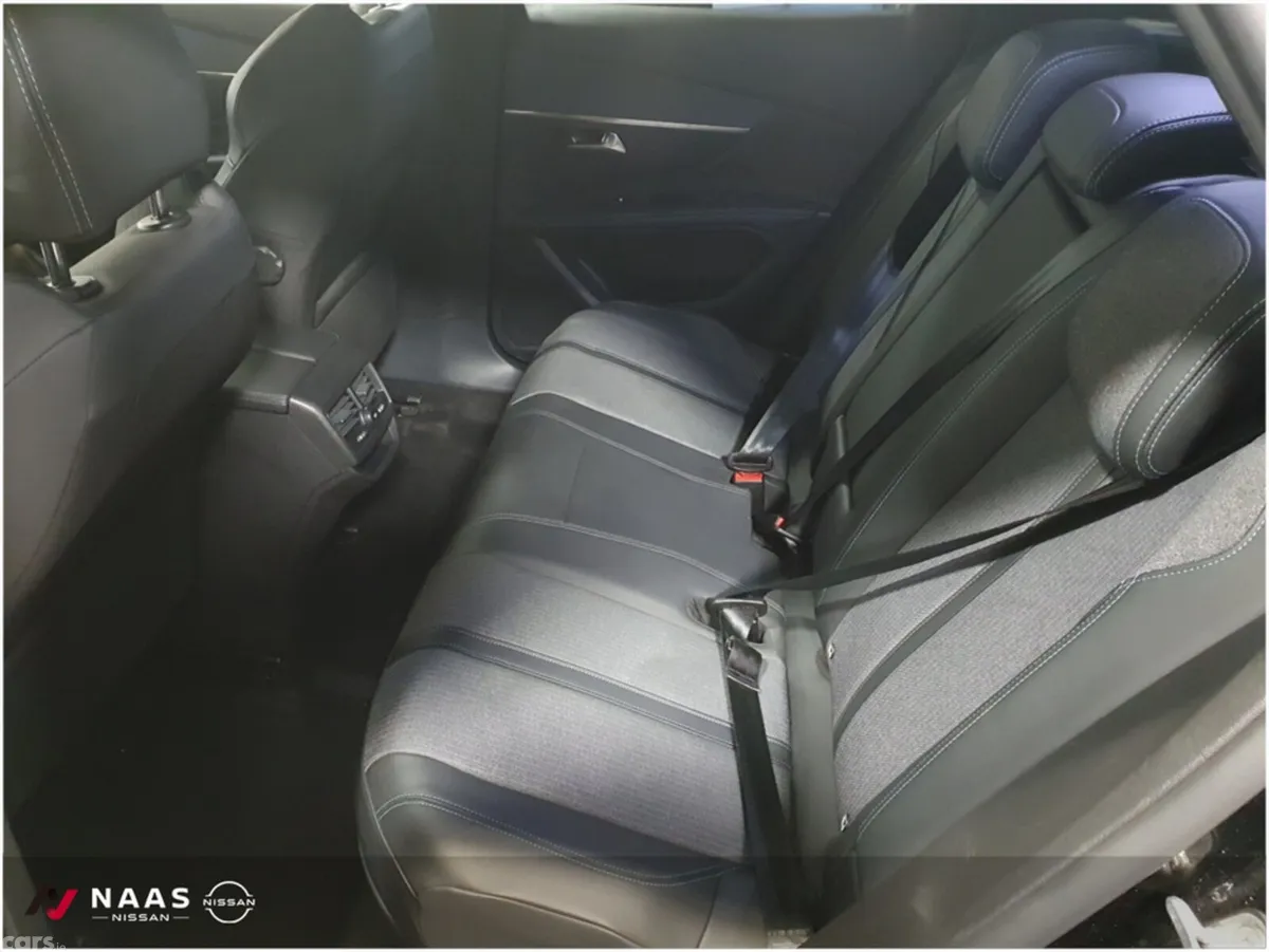 Peugeot 3008 MPV, Petrol Plug-in Hybrid, 2024, Black