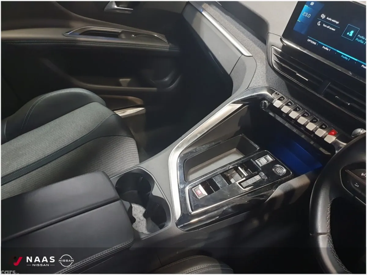 Peugeot 3008 MPV, Petrol Plug-in Hybrid, 2024, Black