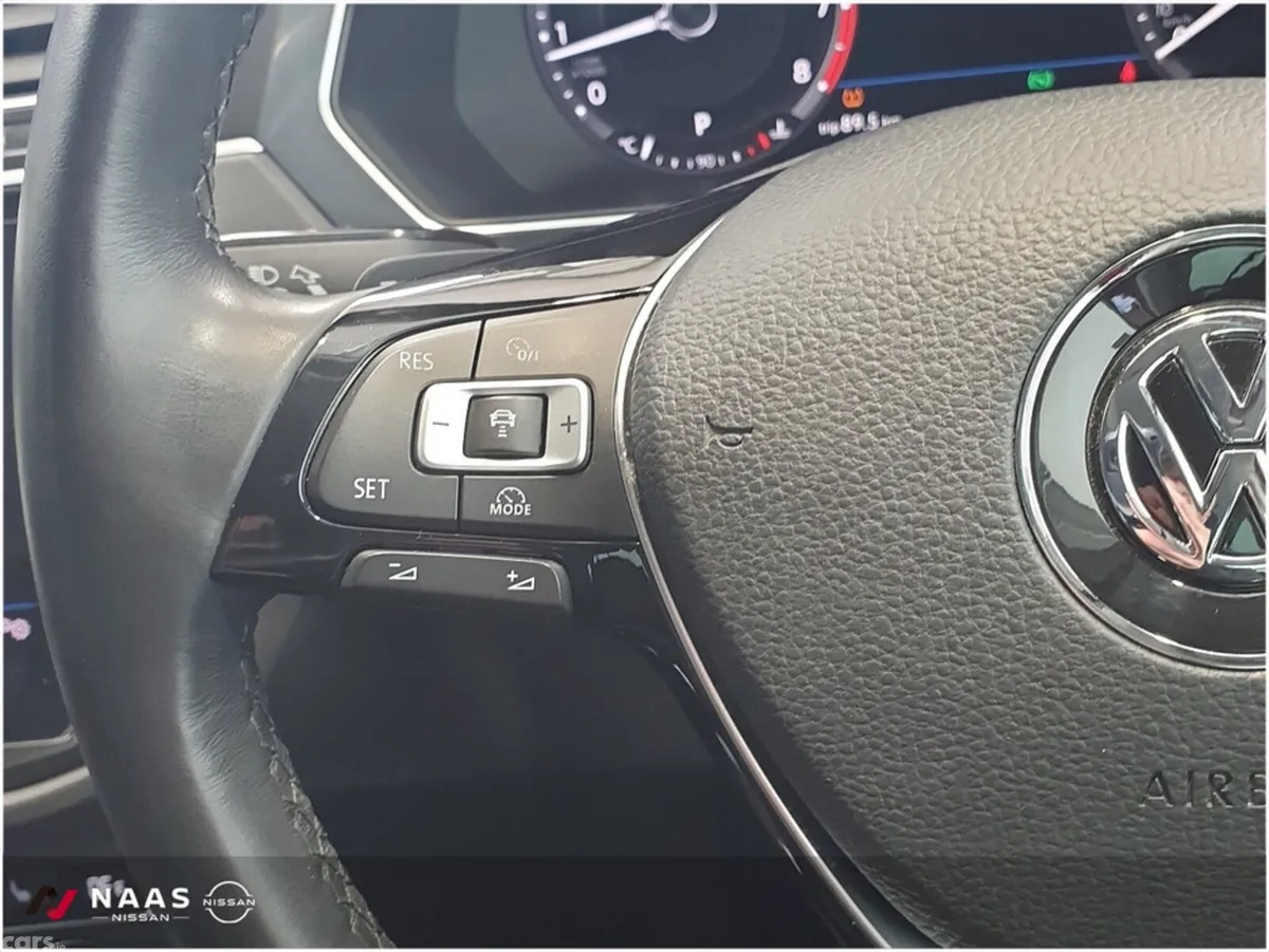 Volkswagen Tiguan SUV, Petrol, 2018, Red