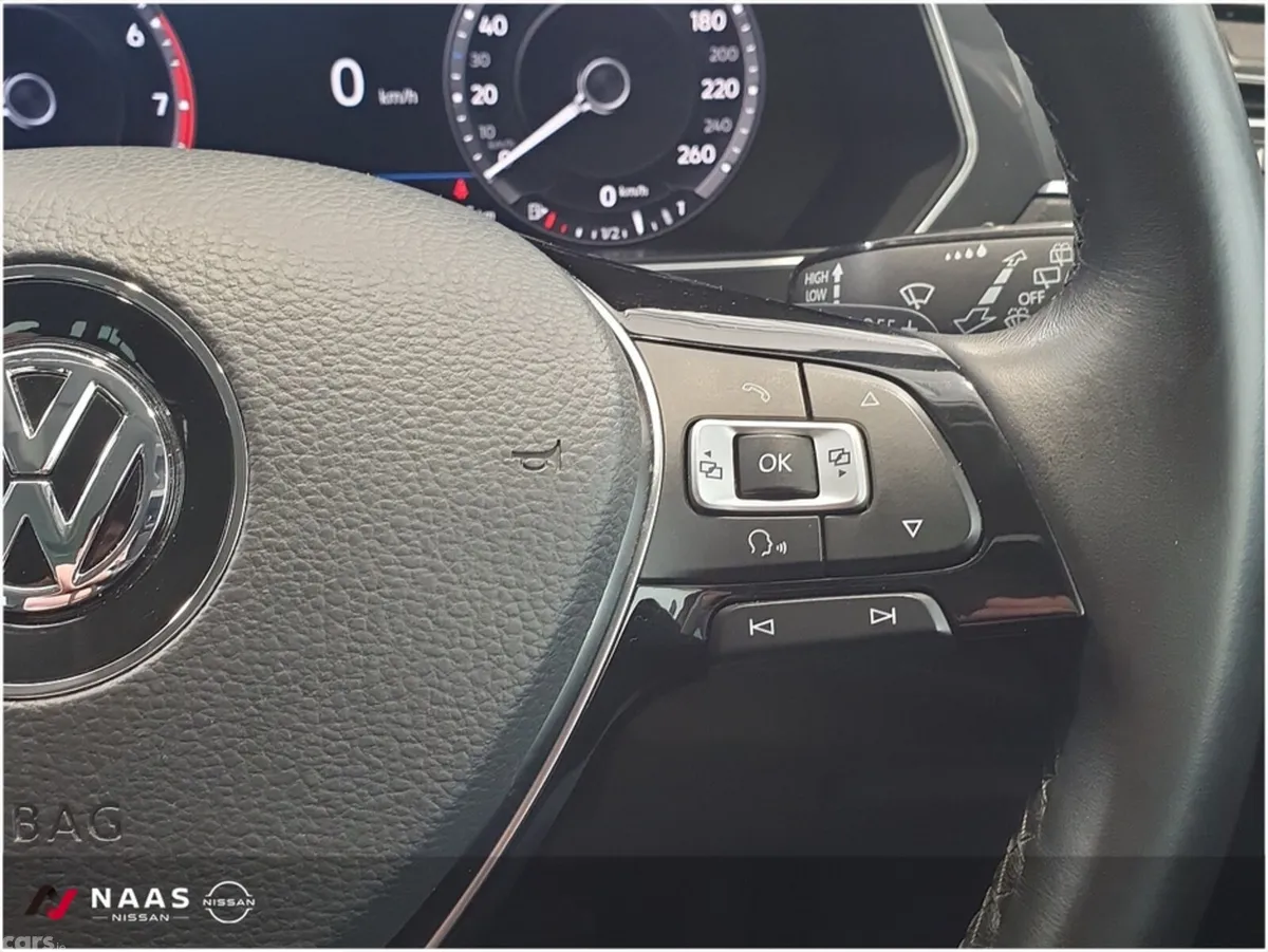 Volkswagen Tiguan SUV, Petrol, 2018, Red