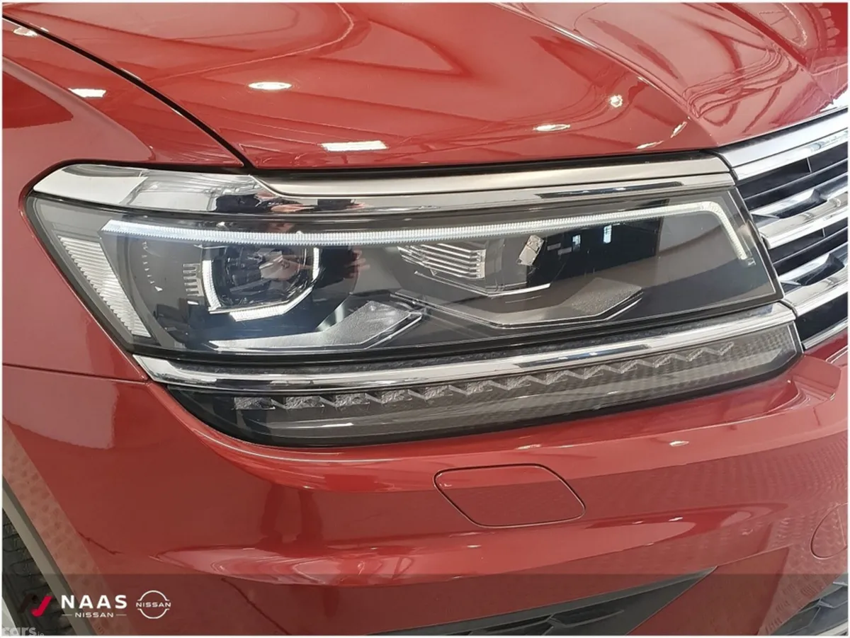 Volkswagen Tiguan SUV, Petrol, 2018, Red