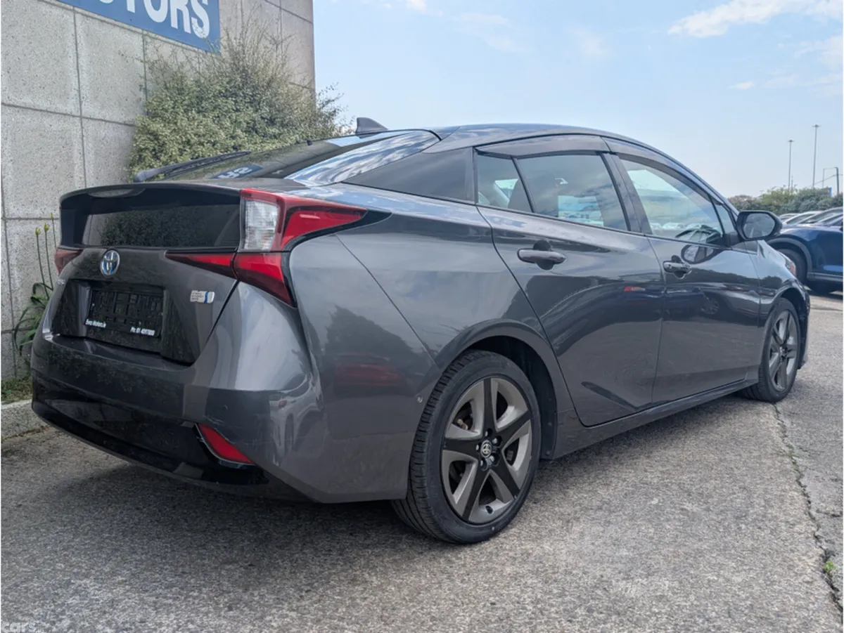 Toyota Prius Saloon, Petrol Hybrid, 2021, Grey