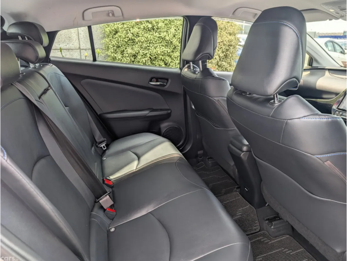 Toyota Prius Saloon, Petrol Hybrid, 2021, Grey