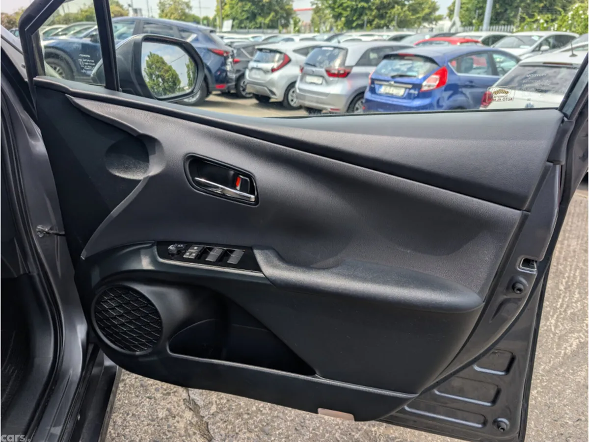 Toyota Prius Saloon, Petrol Hybrid, 2021, Grey