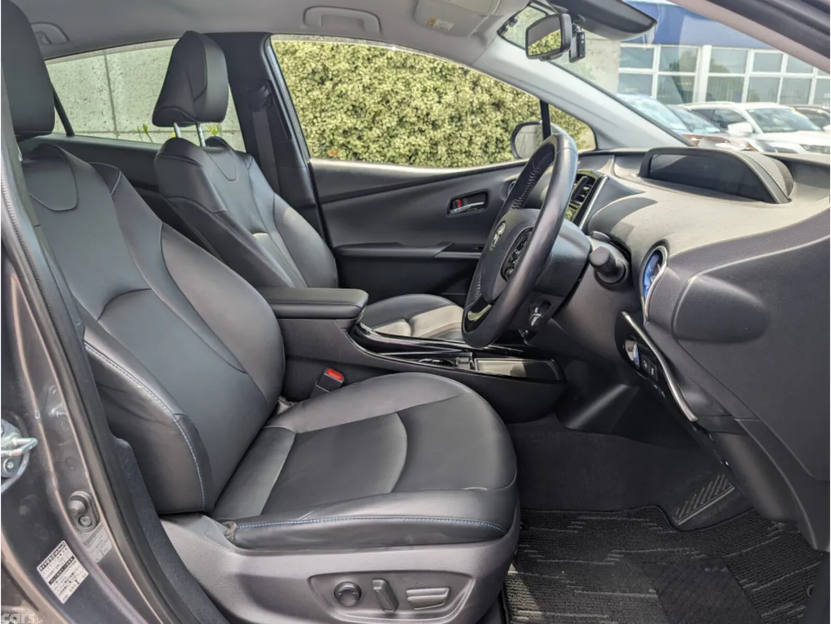Toyota Prius Saloon, Petrol Hybrid, 2021, Grey