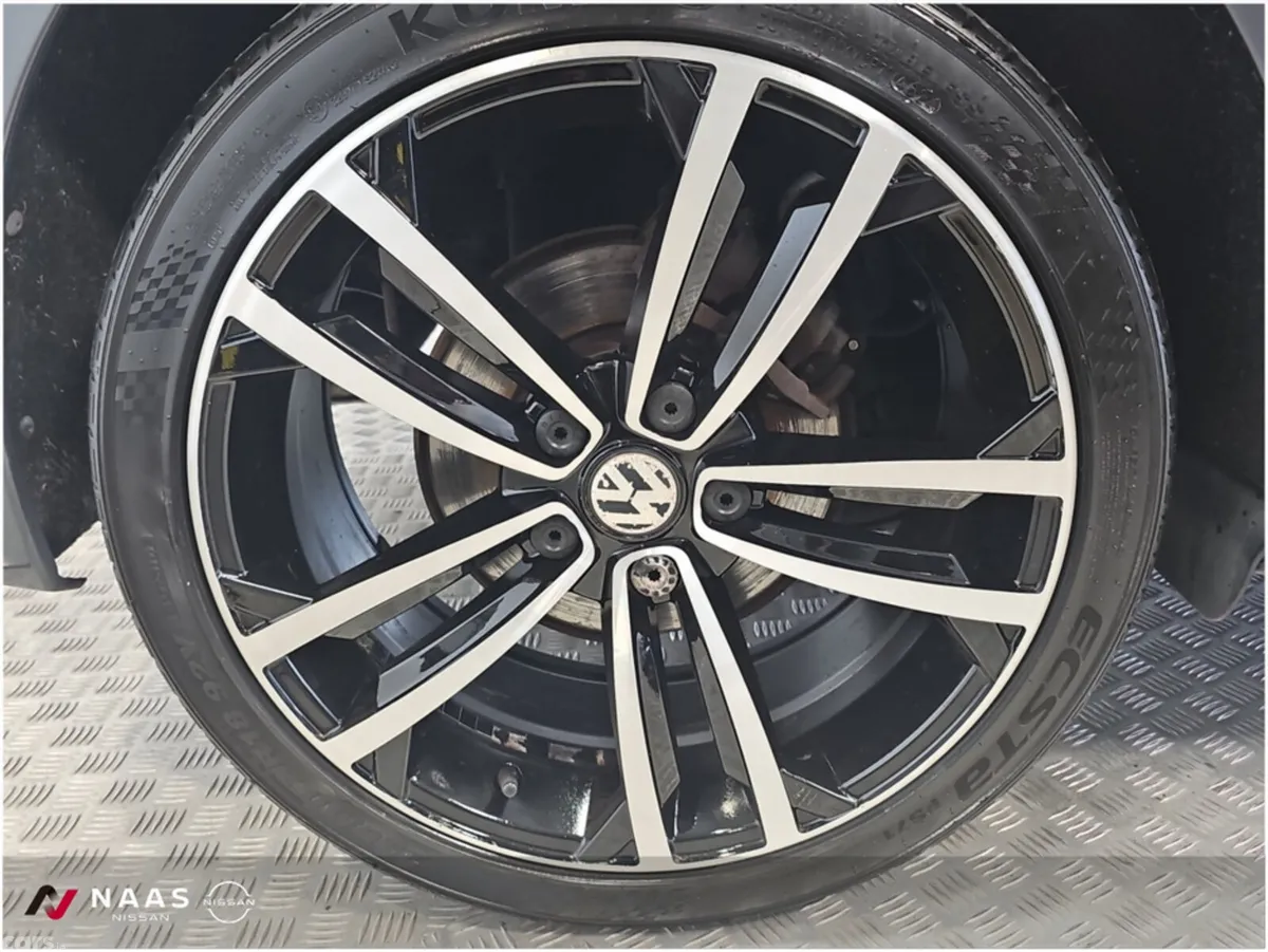 Volkswagen Golf Hatchback, Petrol, 2021, Grey