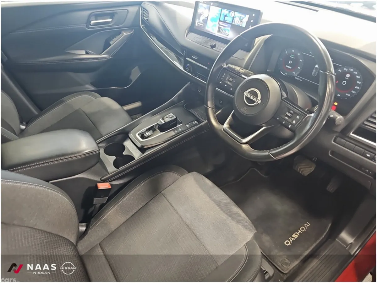 Nissan Qashqai MPV, Petrol, 2024, Red