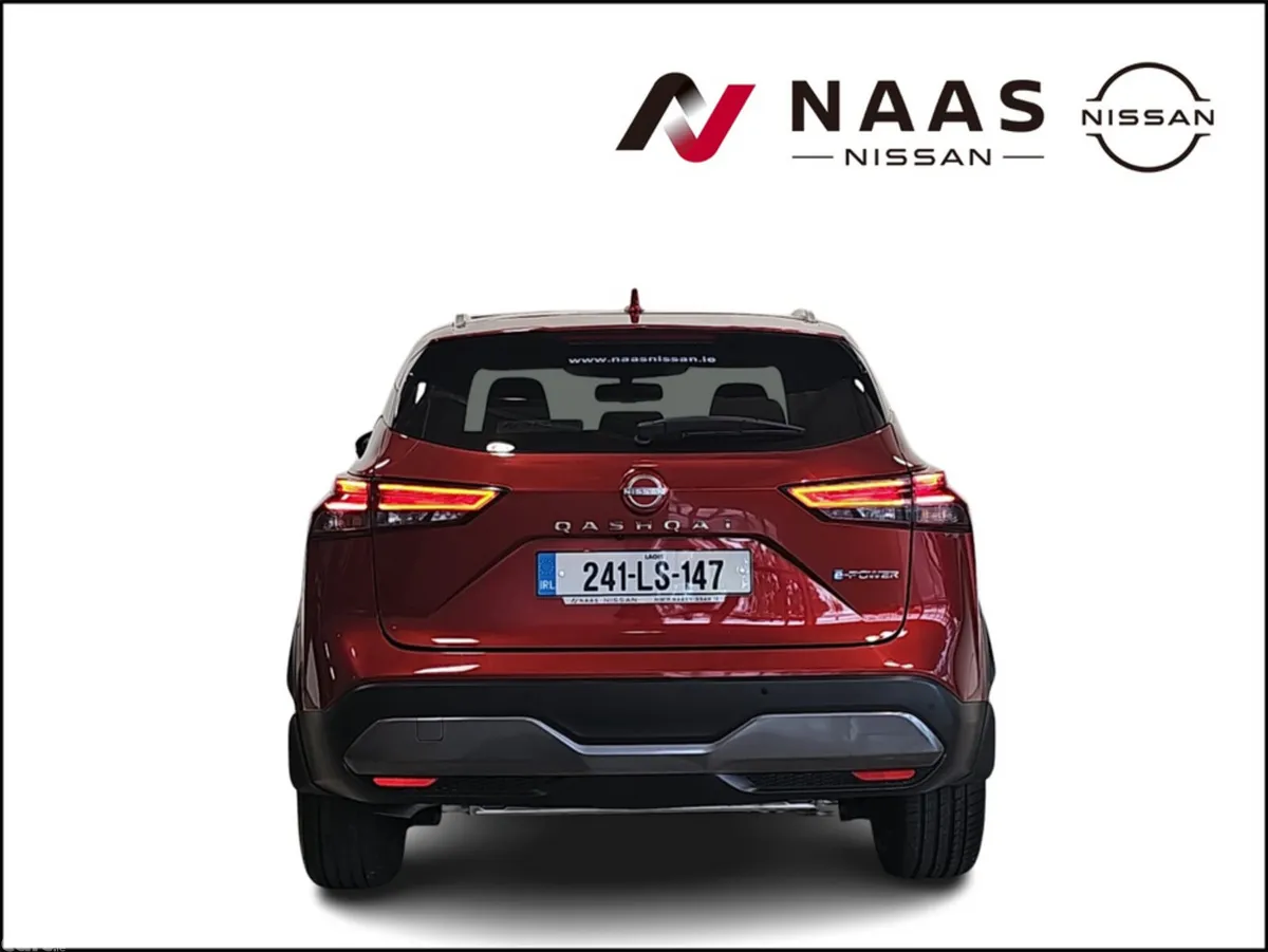 Nissan Qashqai MPV, Petrol, 2024, Red