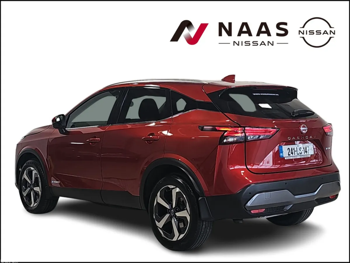 Nissan Qashqai MPV, Petrol, 2024, Red