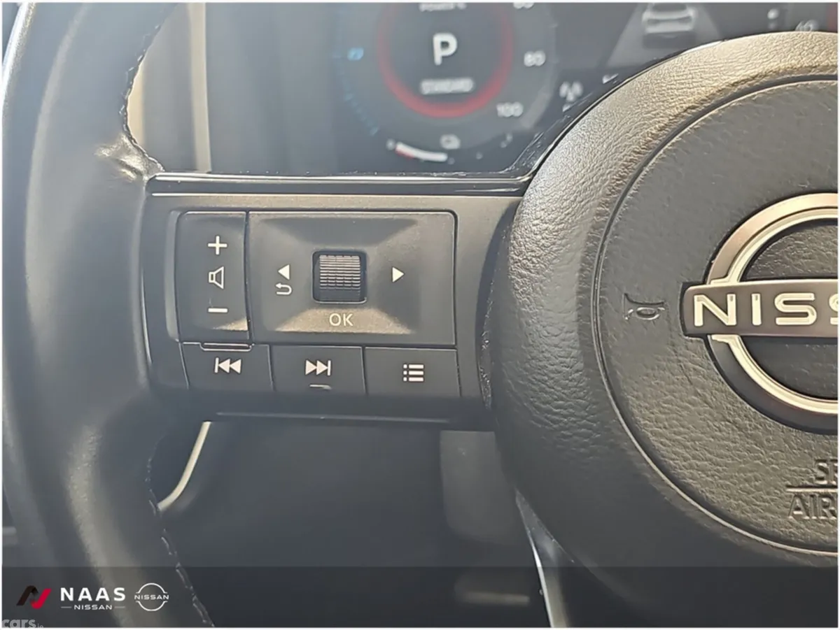 Nissan Qashqai MPV, Petrol, 2024, Red