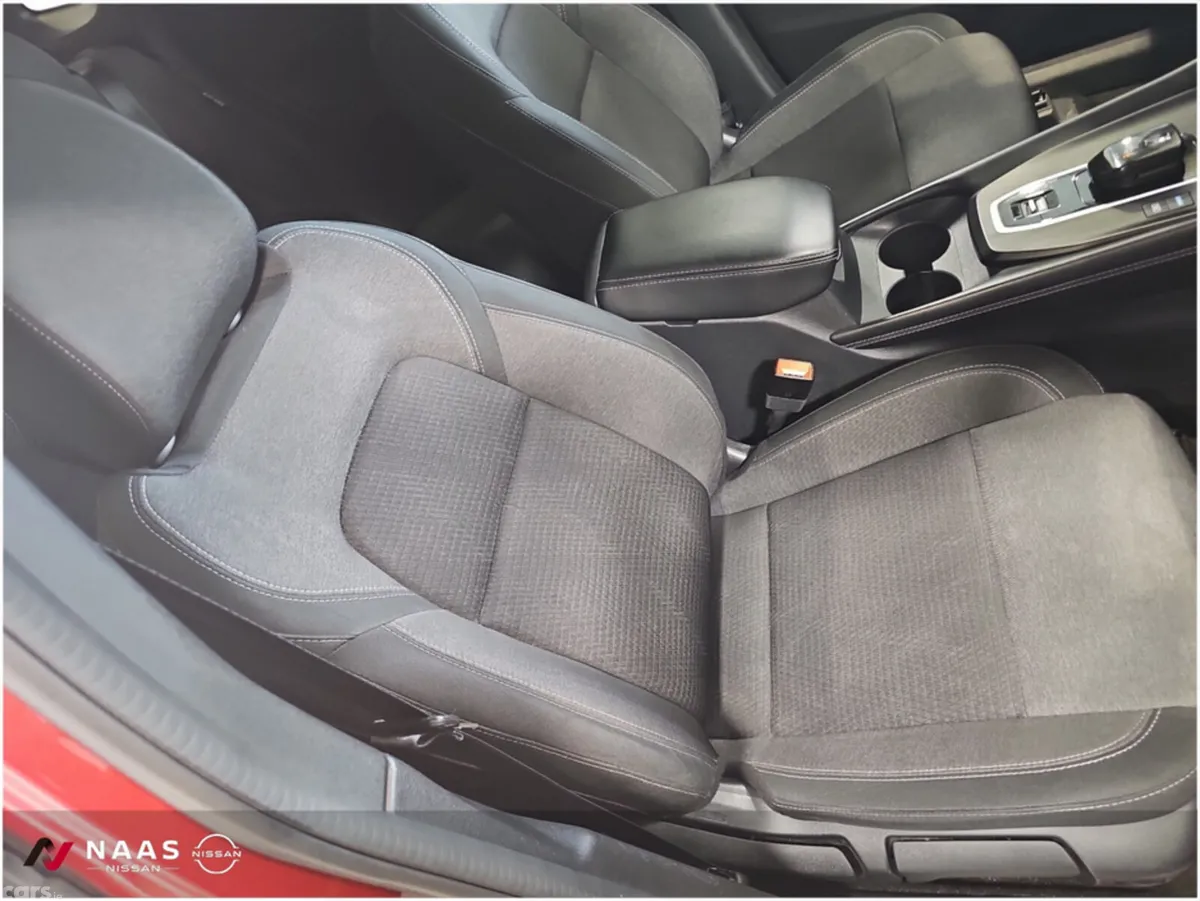 Nissan Qashqai MPV, Petrol, 2024, Red