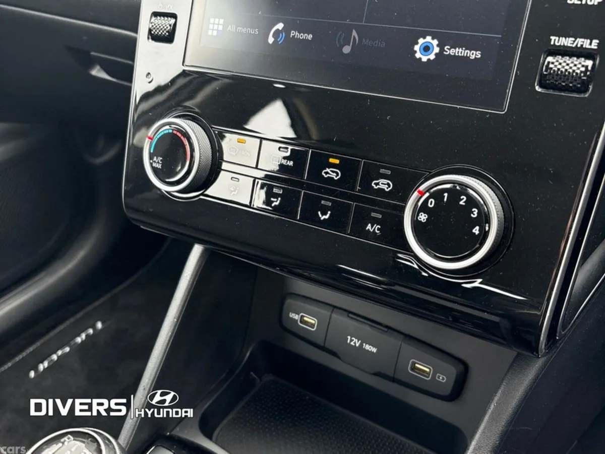 Hyundai Tucson MPV, Diesel, 2022, Brown