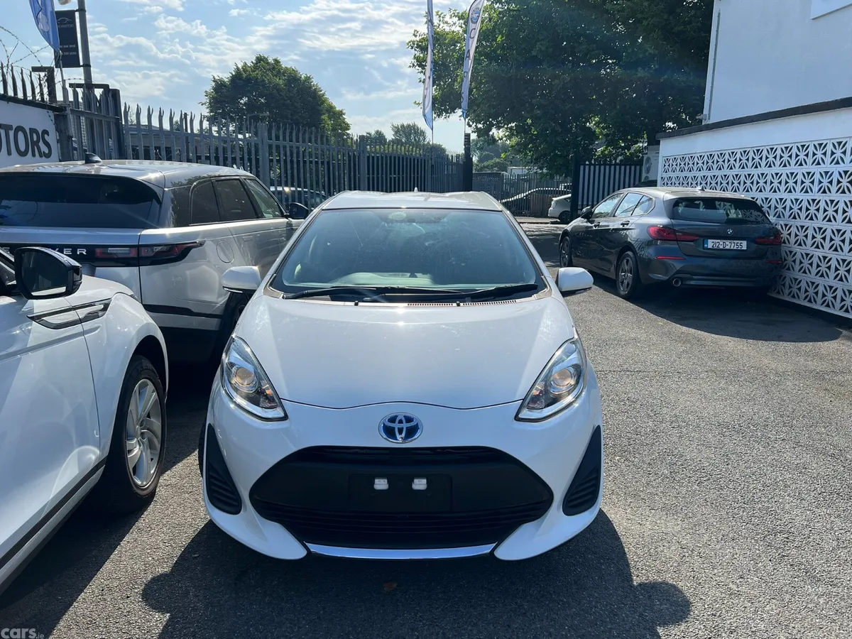 Toyota Aqua Hatchback, Petrol Hybrid, 2021, White
