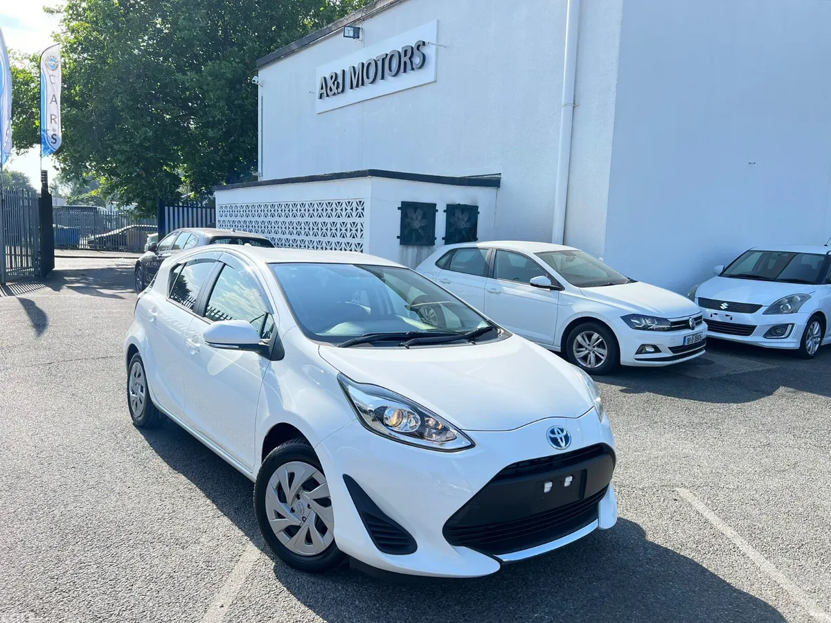 Toyota Aqua Hatchback, Petrol Hybrid, 2021, White