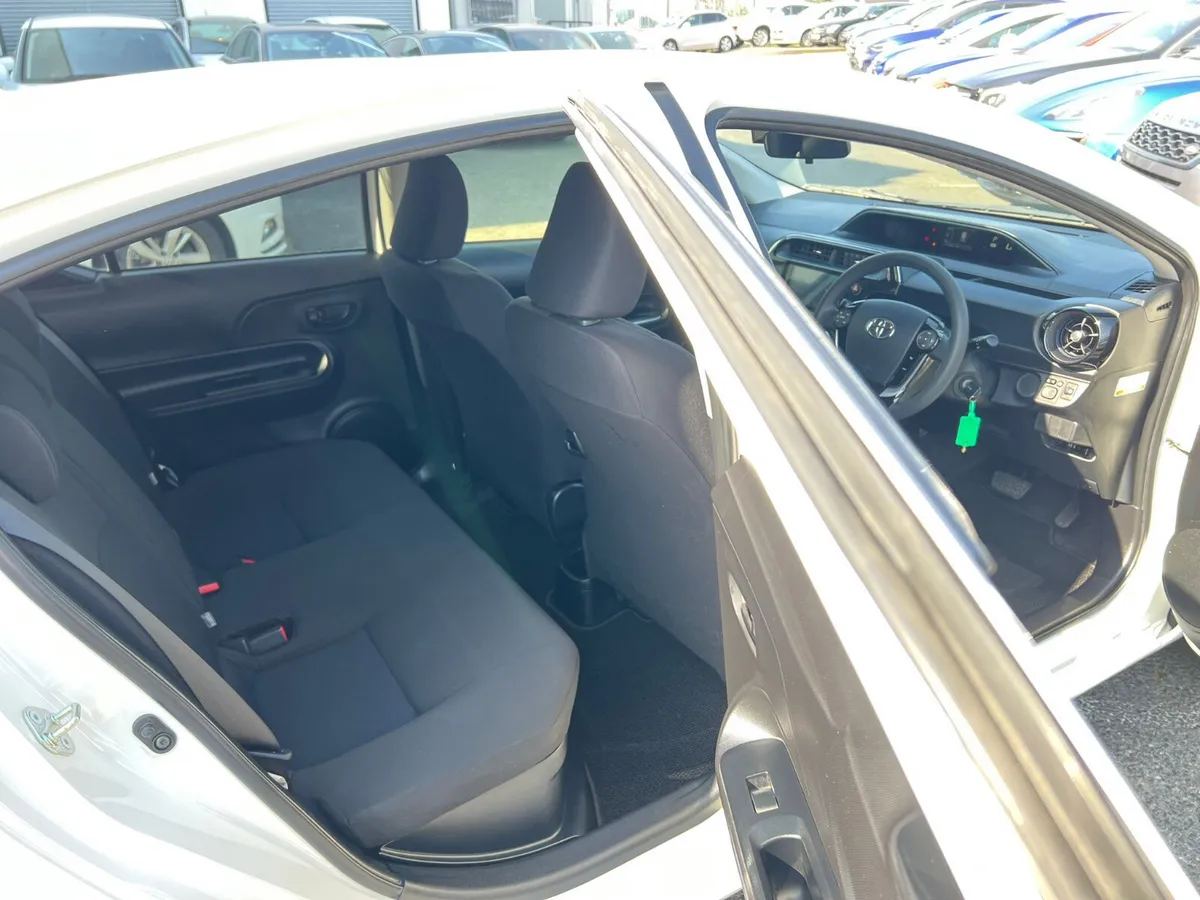 Toyota Aqua Hatchback, Petrol Hybrid, 2021, White