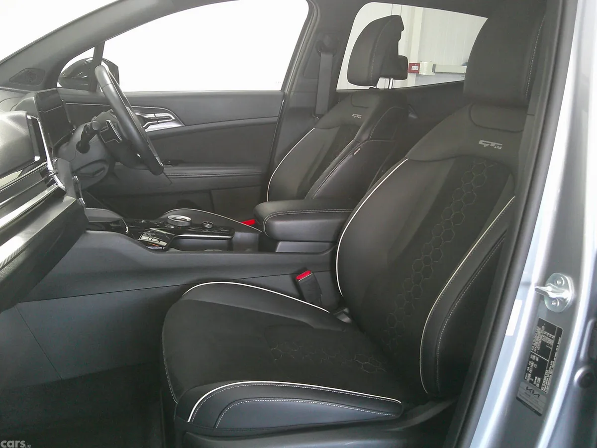 Kia Sportage SUV, Petrol Plug-in Hybrid, 2023, Silver