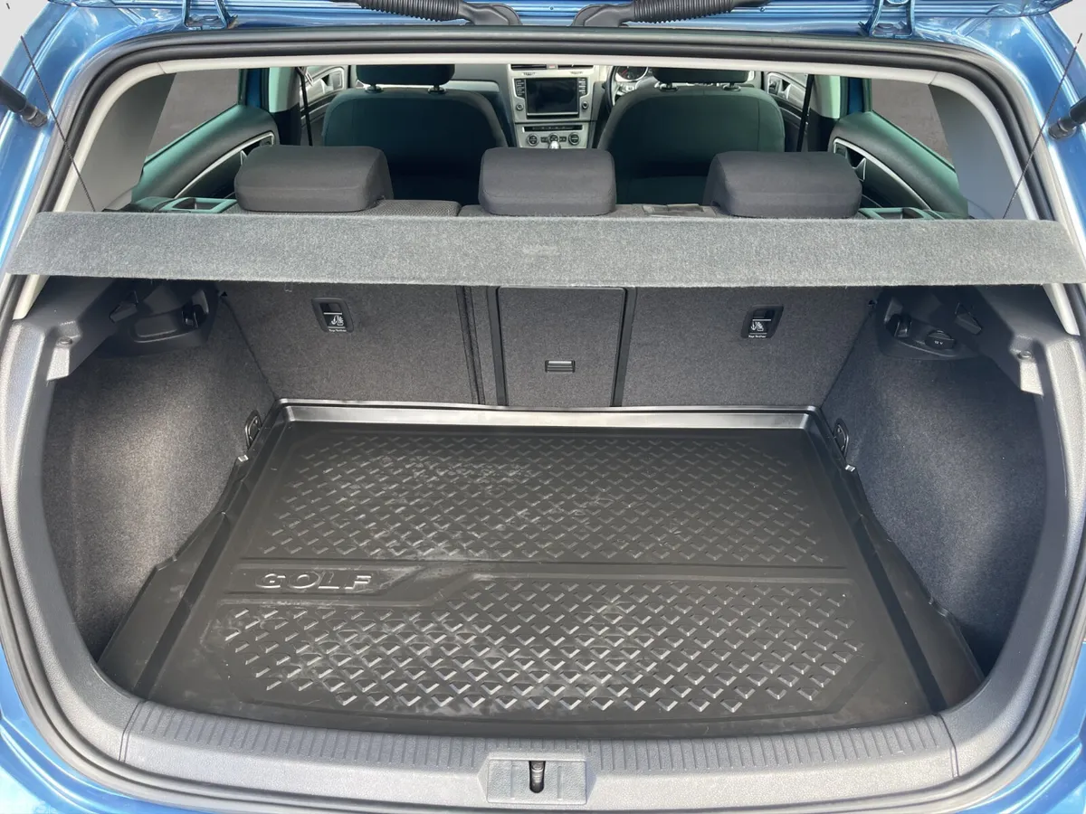 Volkswagen Golf Hatchback, Petrol, 2017, Blue