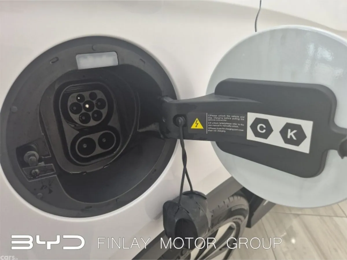BYD SEAL U SUV, Petrol Plug-in Hybrid, 2026, White