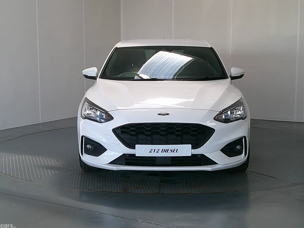 Ford Focus Hatchback, Diesel, 2021, White