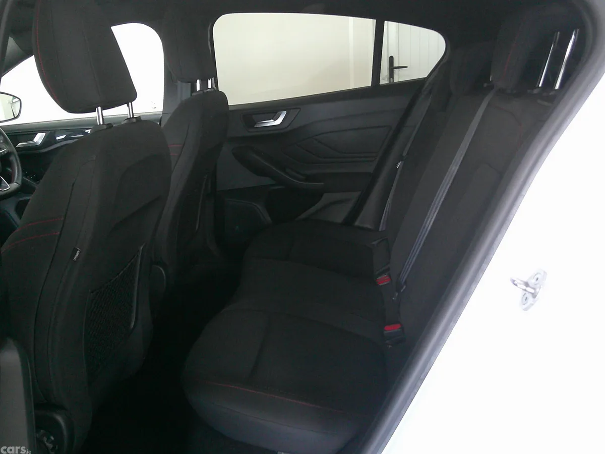 Ford Focus Hatchback, Diesel, 2021, White