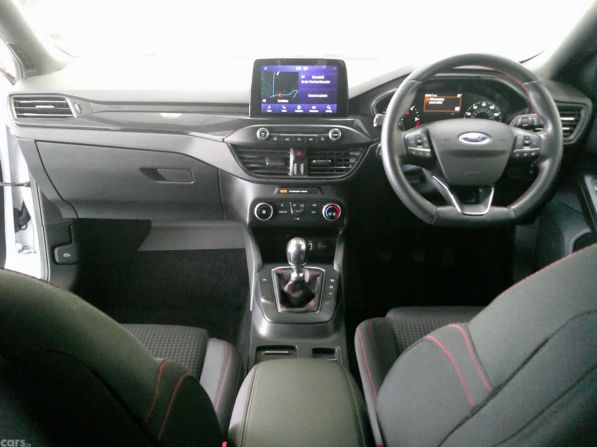 Ford Focus Hatchback, Diesel, 2021, White