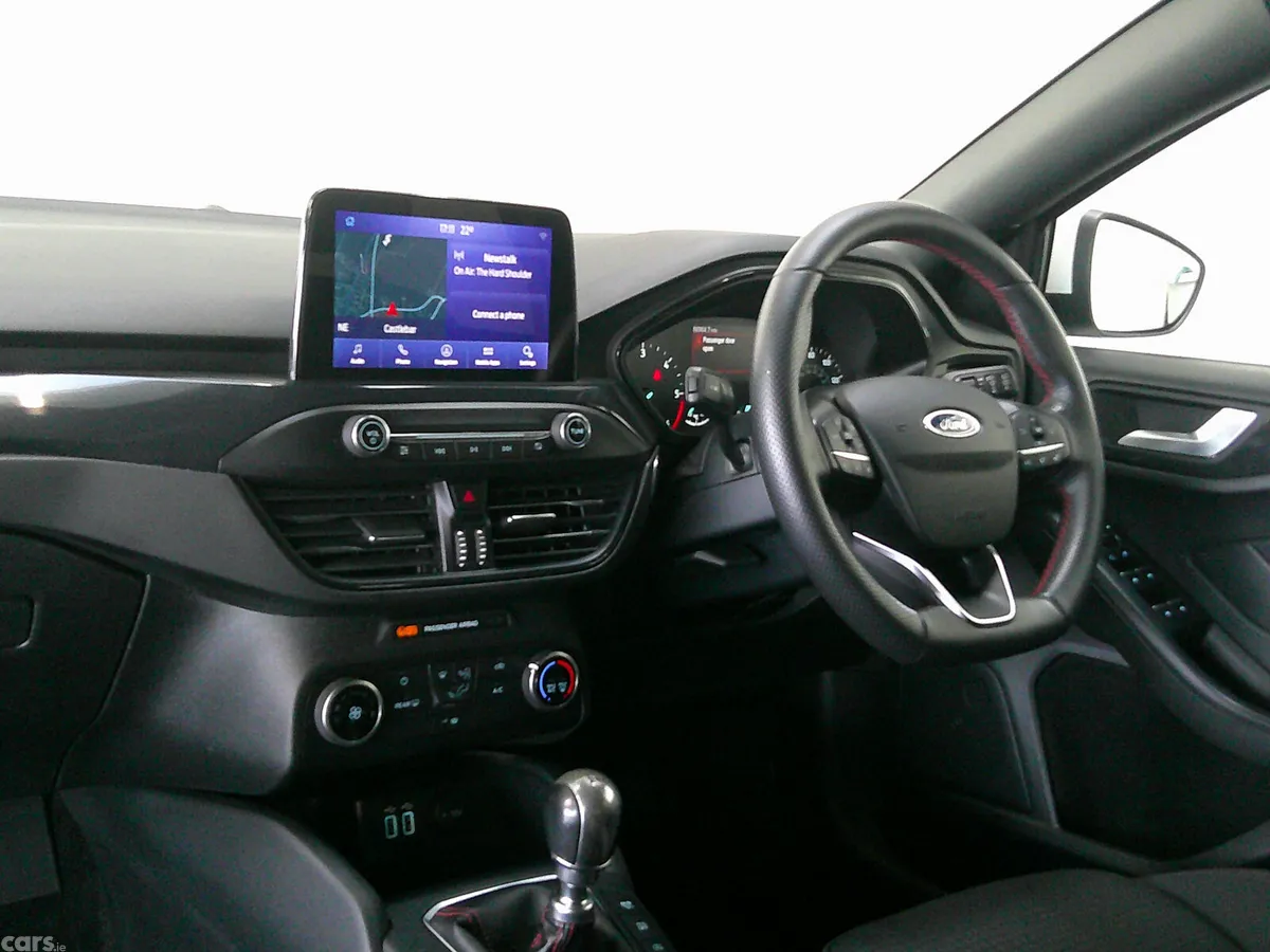 Ford Focus Hatchback, Diesel, 2021, White