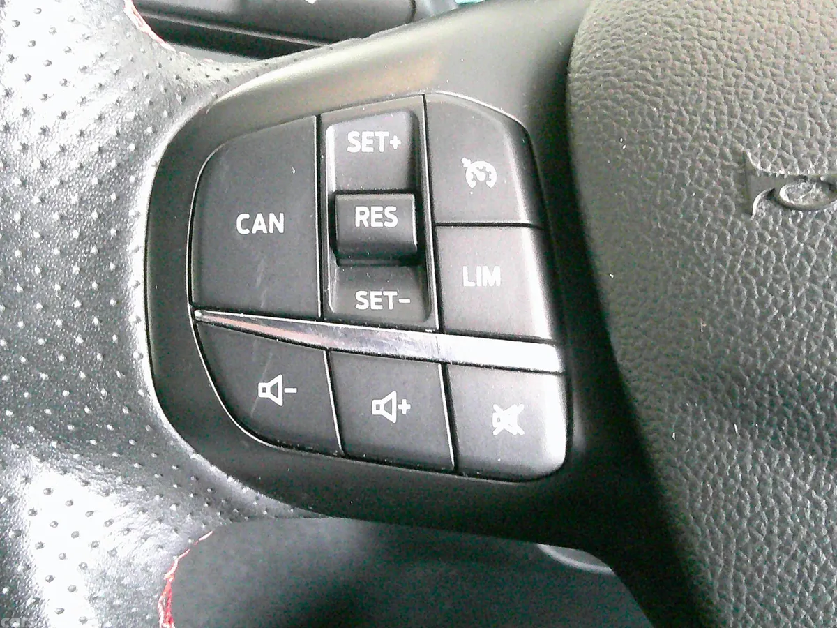 Ford Focus Hatchback, Diesel, 2021, White