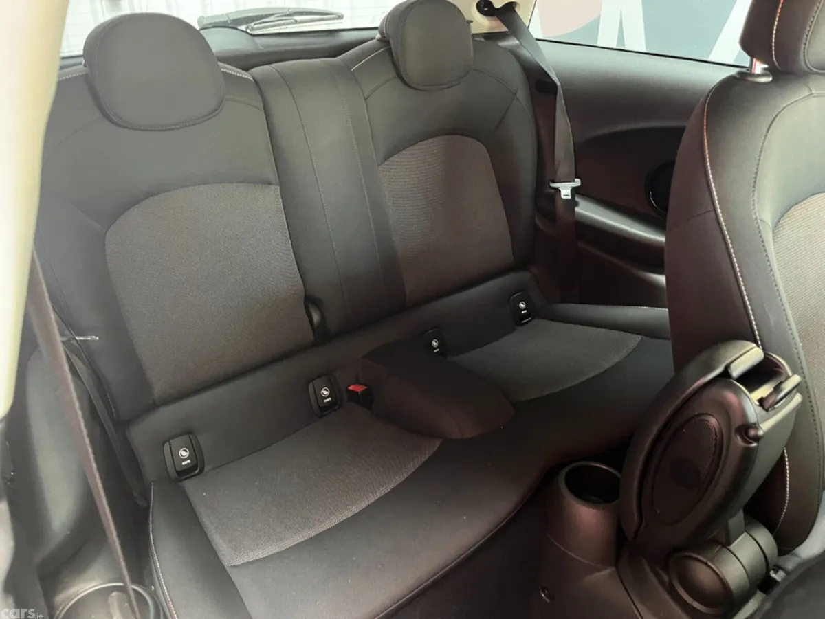 Mini Cooper Hatchback, Diesel, 2019, Green
