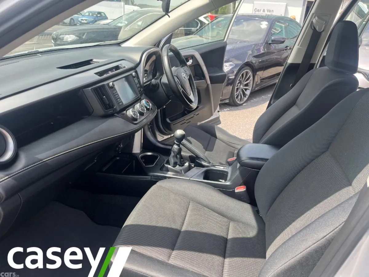 Toyota RAV4 MPV, Diesel, 2017, Grey