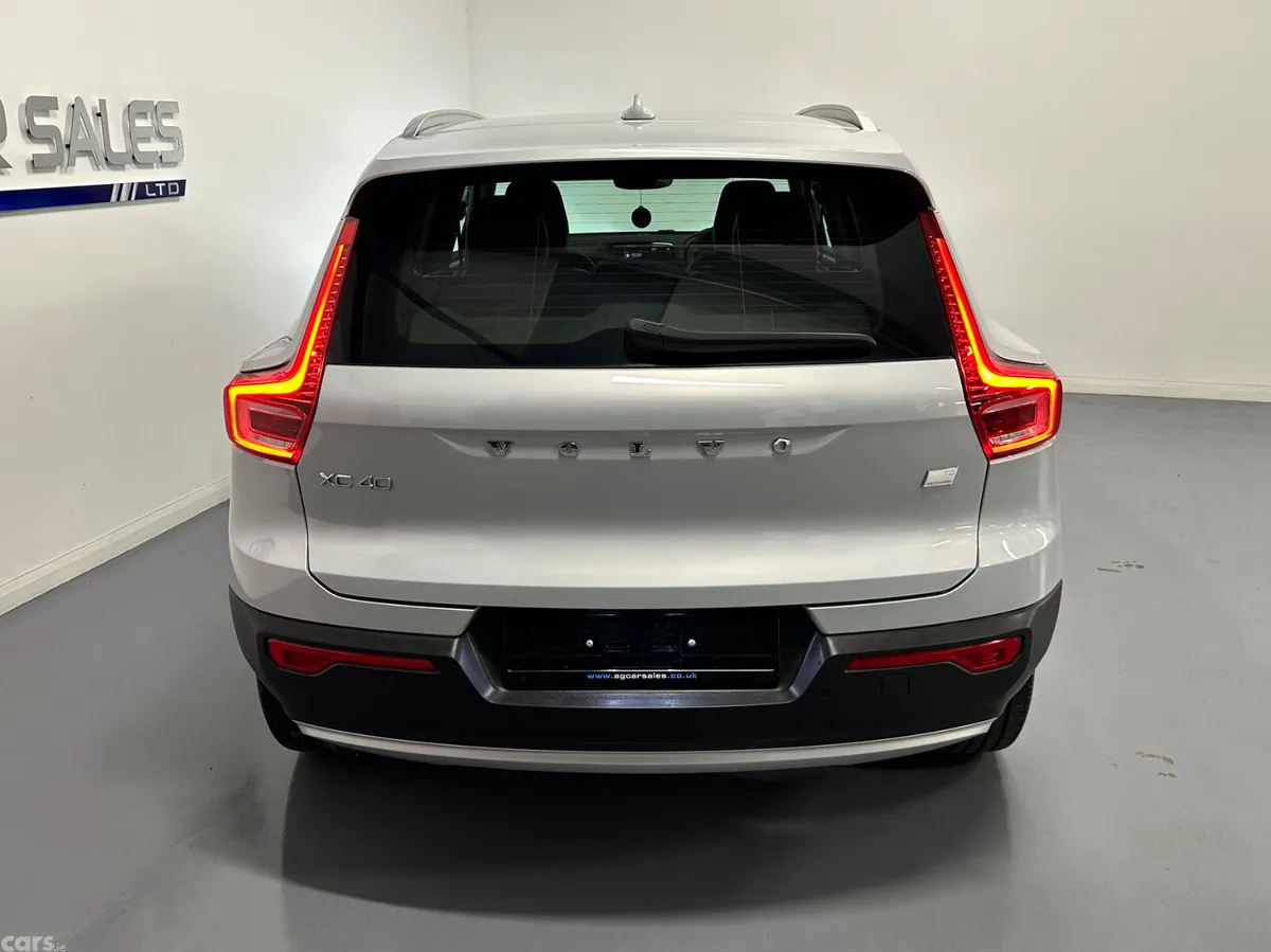 Volvo XC40 SUV, Petrol Hybrid, 2022, Silver