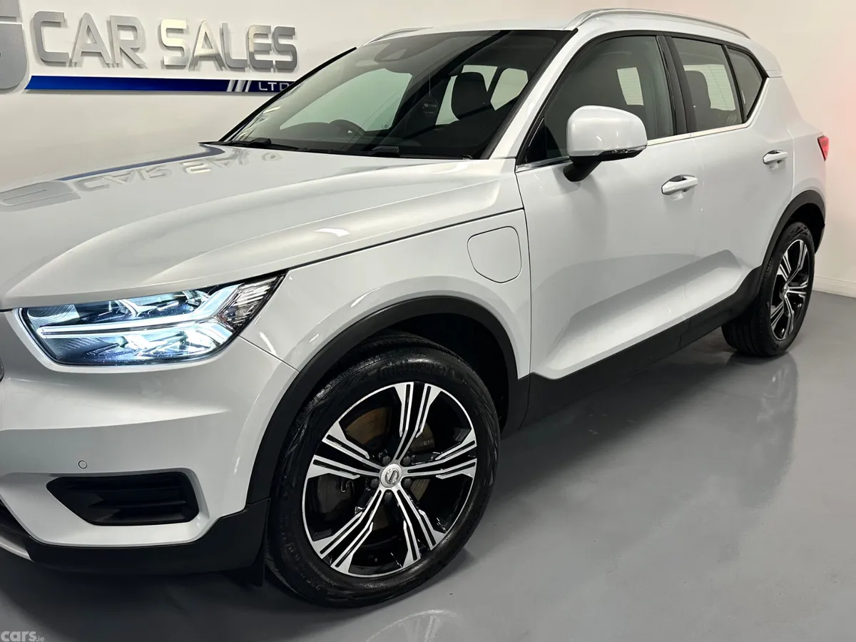 Volvo XC40 SUV, Petrol Hybrid, 2022, Silver