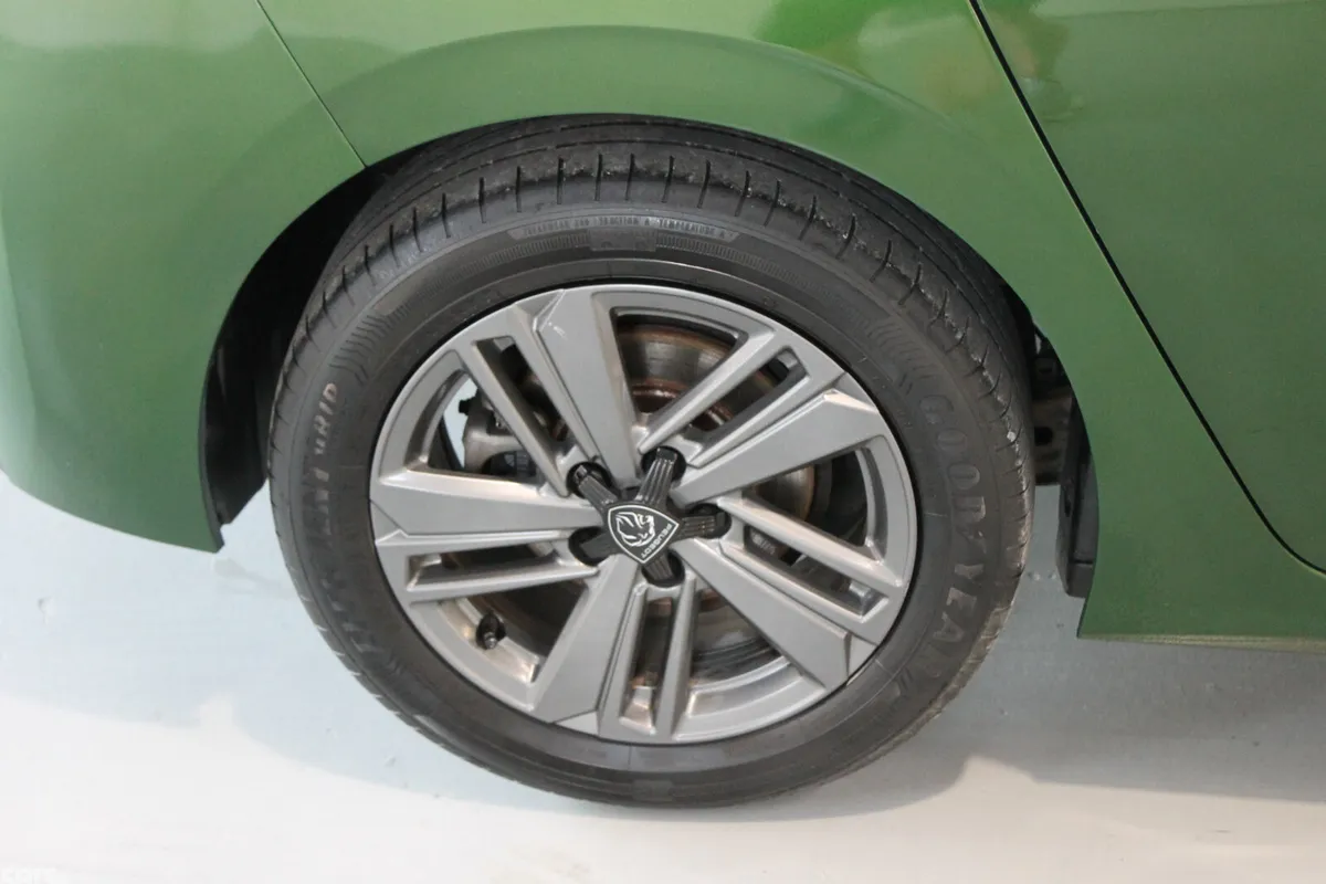 Peugeot 308 Hatchback, Petrol, 2023, Green