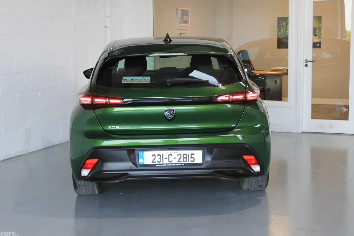 Peugeot 308 Hatchback, Petrol, 2023, Green