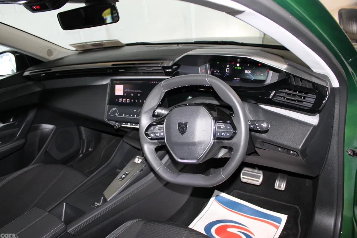 Peugeot 308 Hatchback, Petrol, 2023, Green