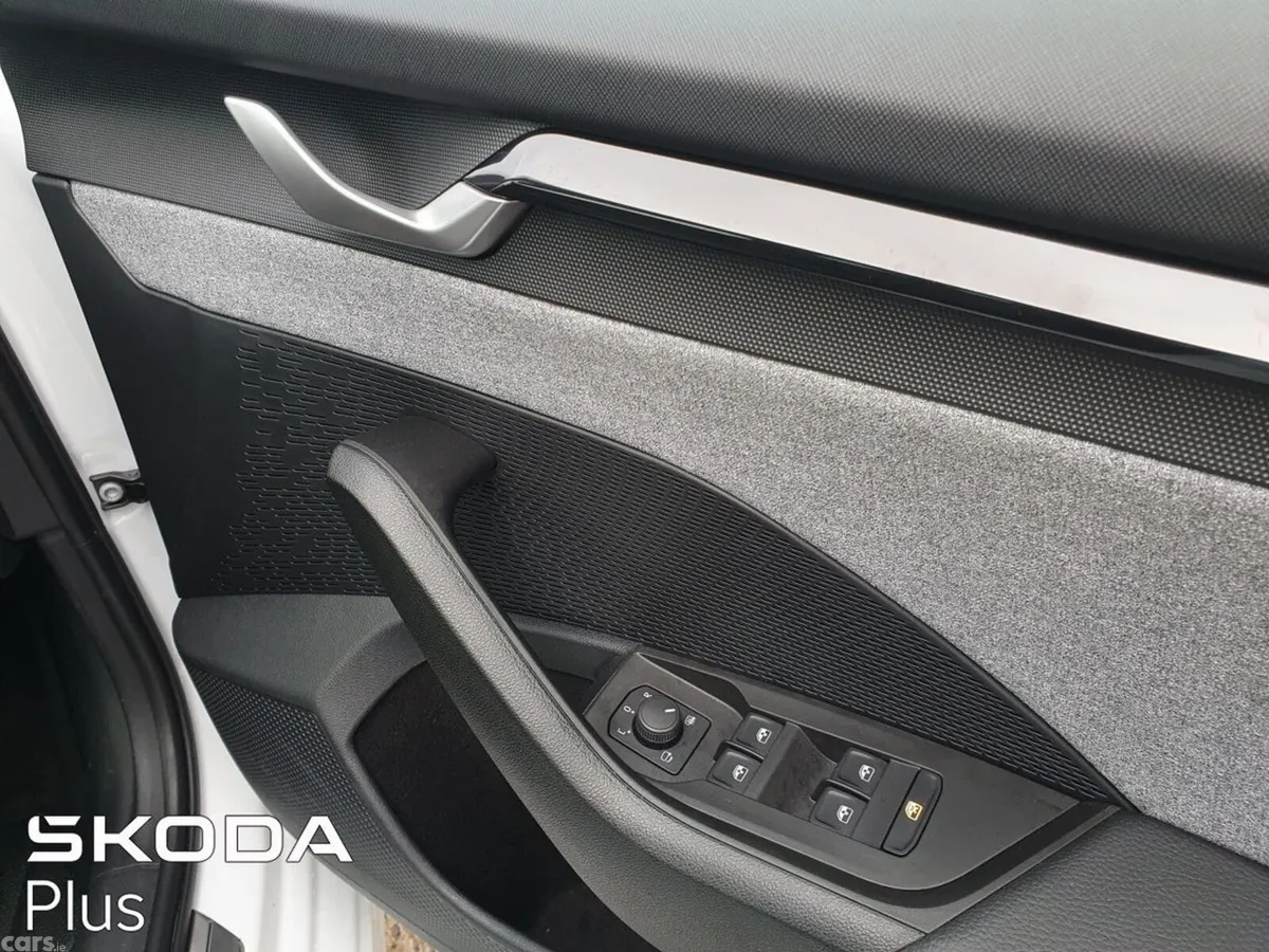 Skoda Octavia Estate, Diesel, 2025, White