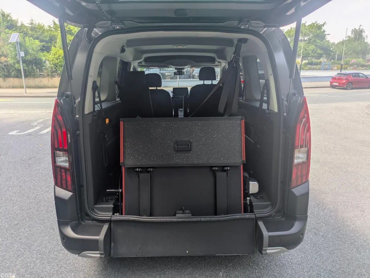 Peugeot Rifter MPV, Diesel, 2023, Grey