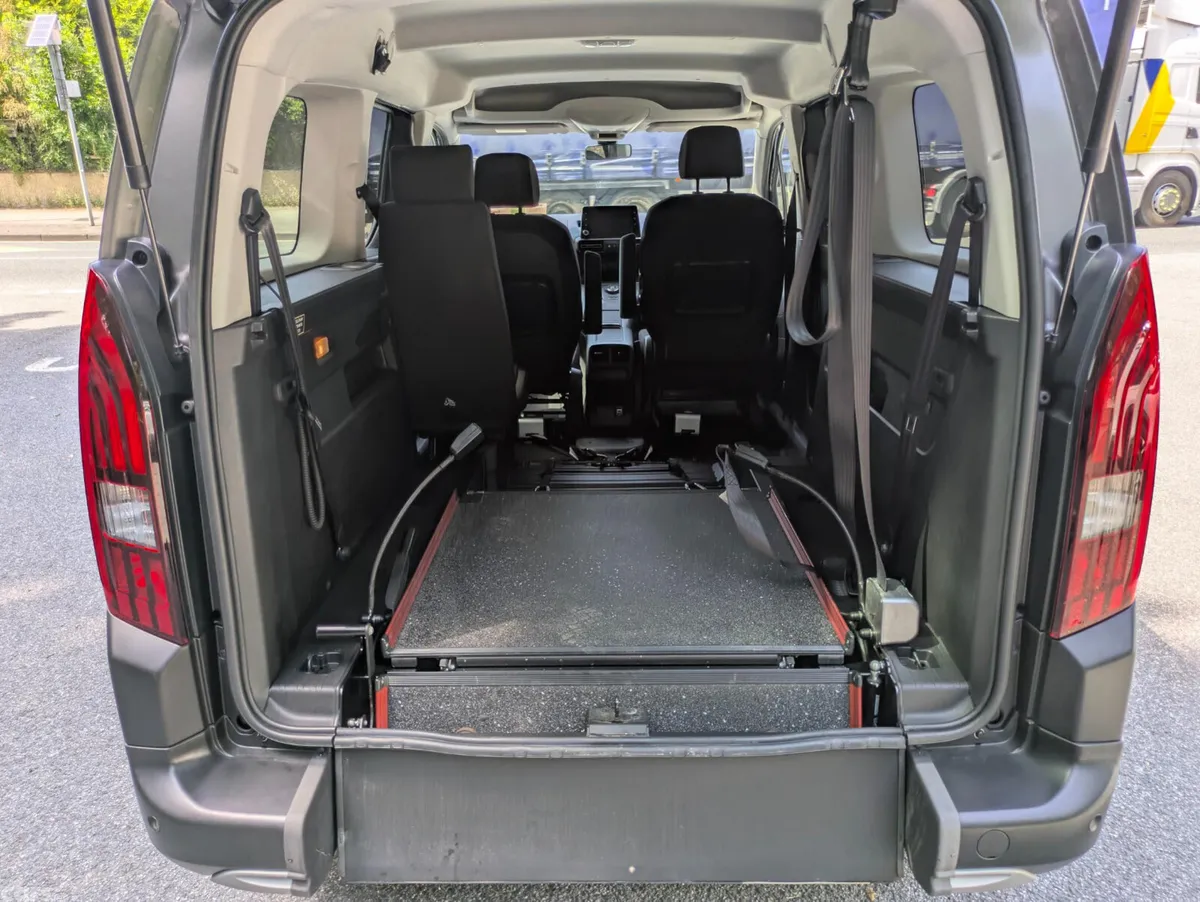 Peugeot Rifter MPV, Diesel, 2023, Grey