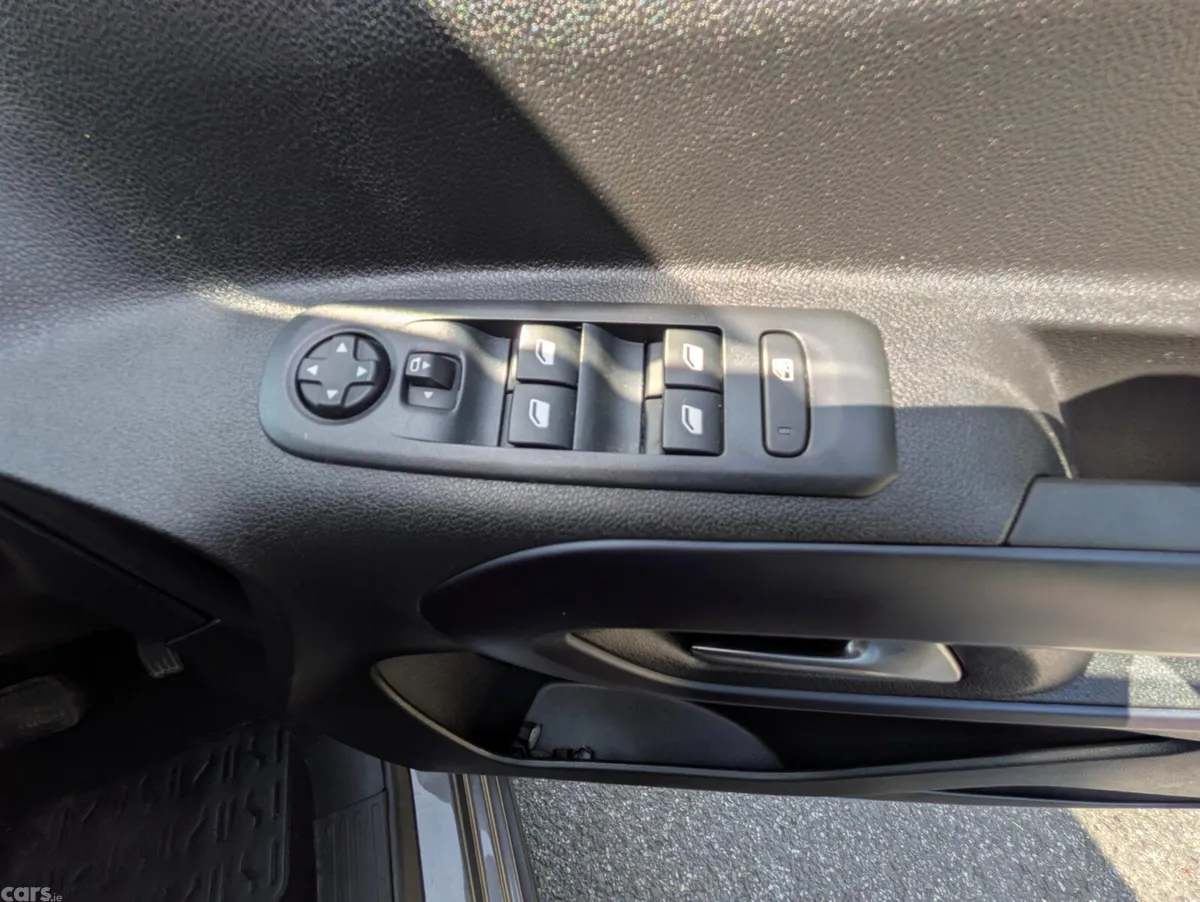 Peugeot Rifter MPV, Diesel, 2023, Grey